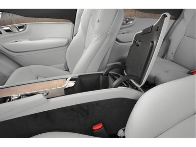 2025 Volvo XC90 B5 Plus