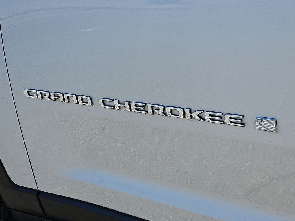 2023 Jeep Grand Cherokee Laredo 4WD