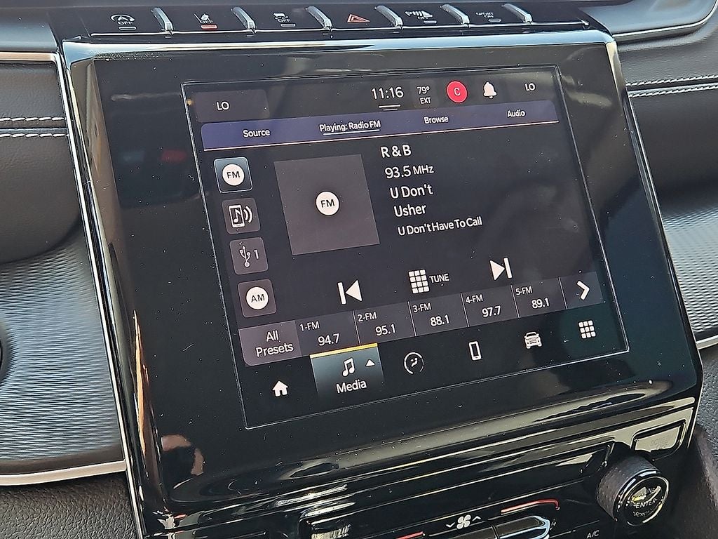 2023 Jeep Grand Cherokee Laredo 4WD