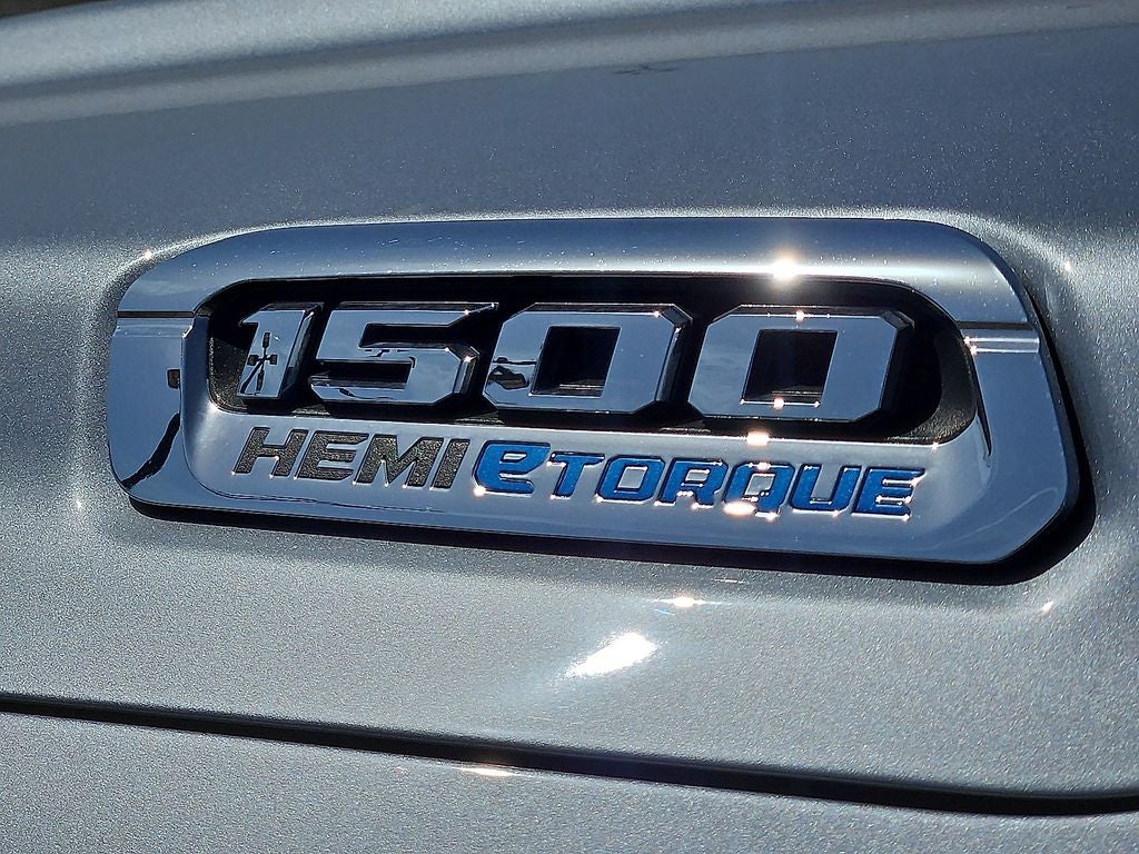 2024 RAM 1500 Big Horn Crew Cab 4WD 5.7L Hemi Hybrid