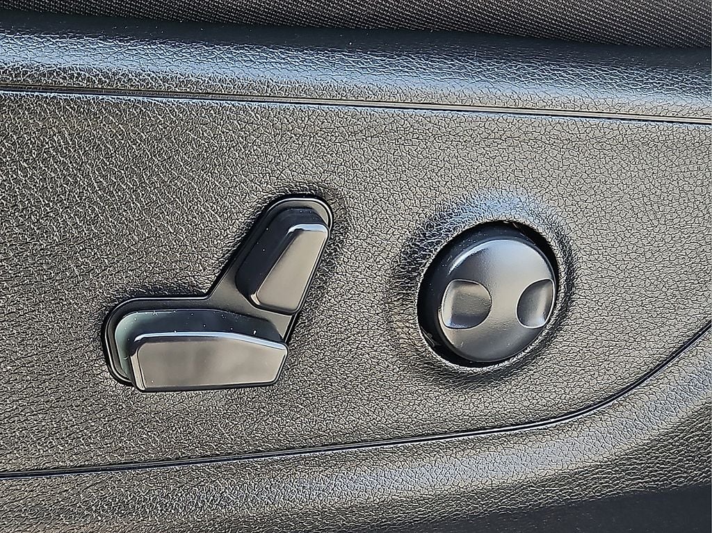 2024 RAM 1500 Big Horn Crew Cab 4WD 5.7L Hemi Hybrid