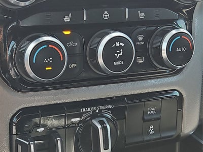 2024 RAM 1500 Big Horn Crew Cab 4WD 5.7L Hemi Hybrid