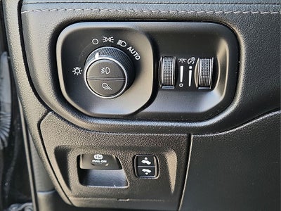 2022 RAM 1500 Limited Crew Cab 4WD