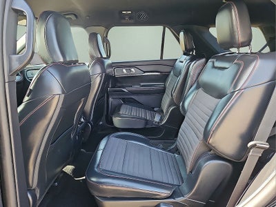 2025 Ford Explorer ST-Line 4WD