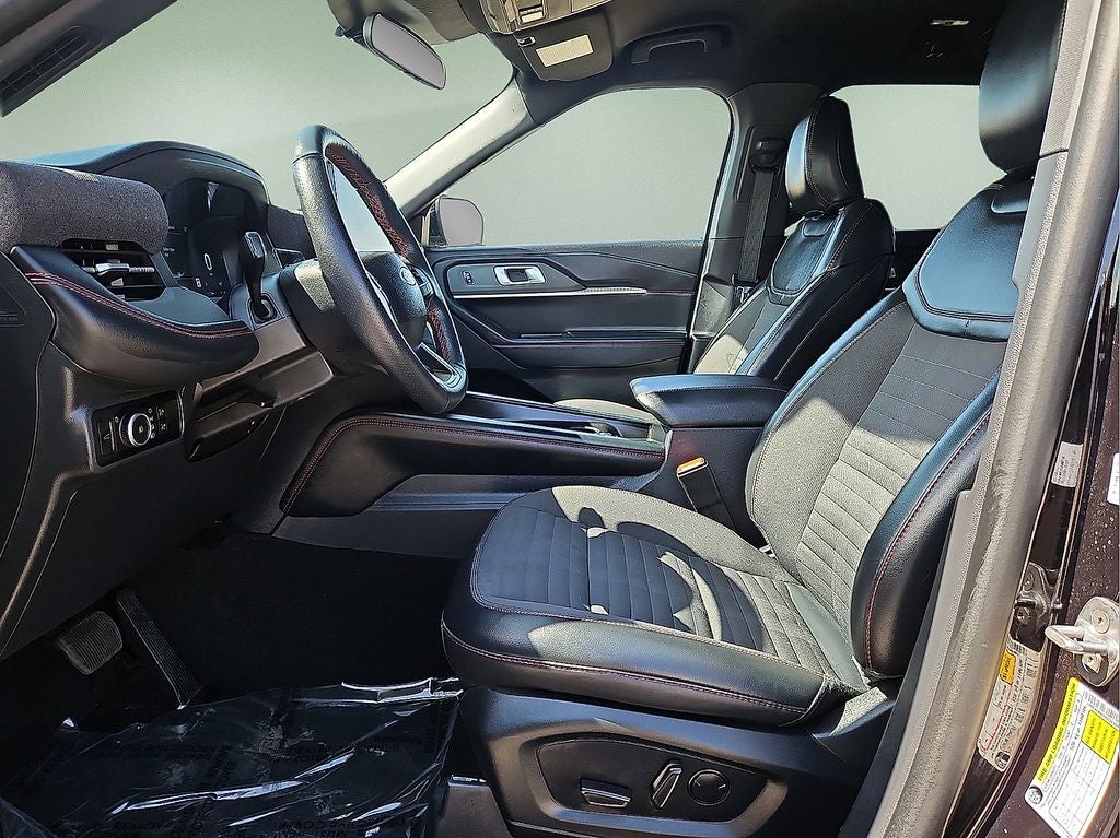 2025 Ford Explorer ST-Line 4WD