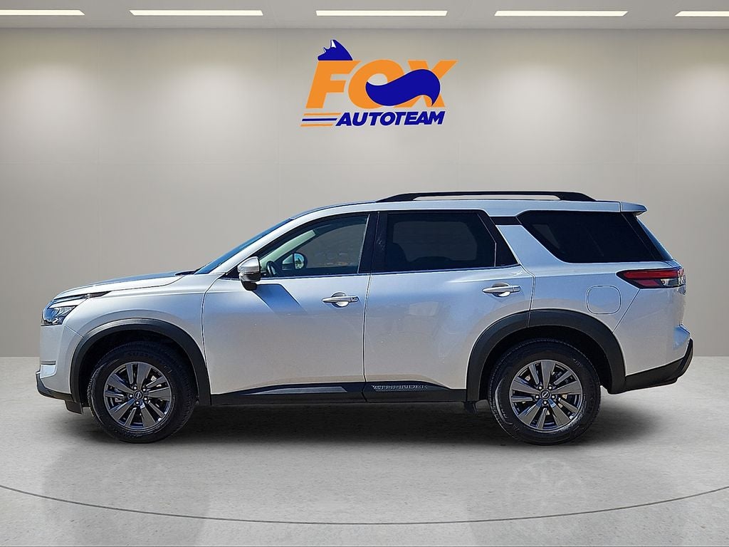 2024 Nissan Pathfinder SV