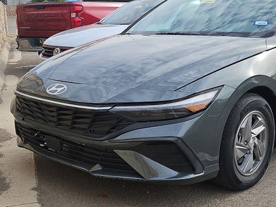 2025 Hyundai Elantra SE - up to 41 MPG Highway