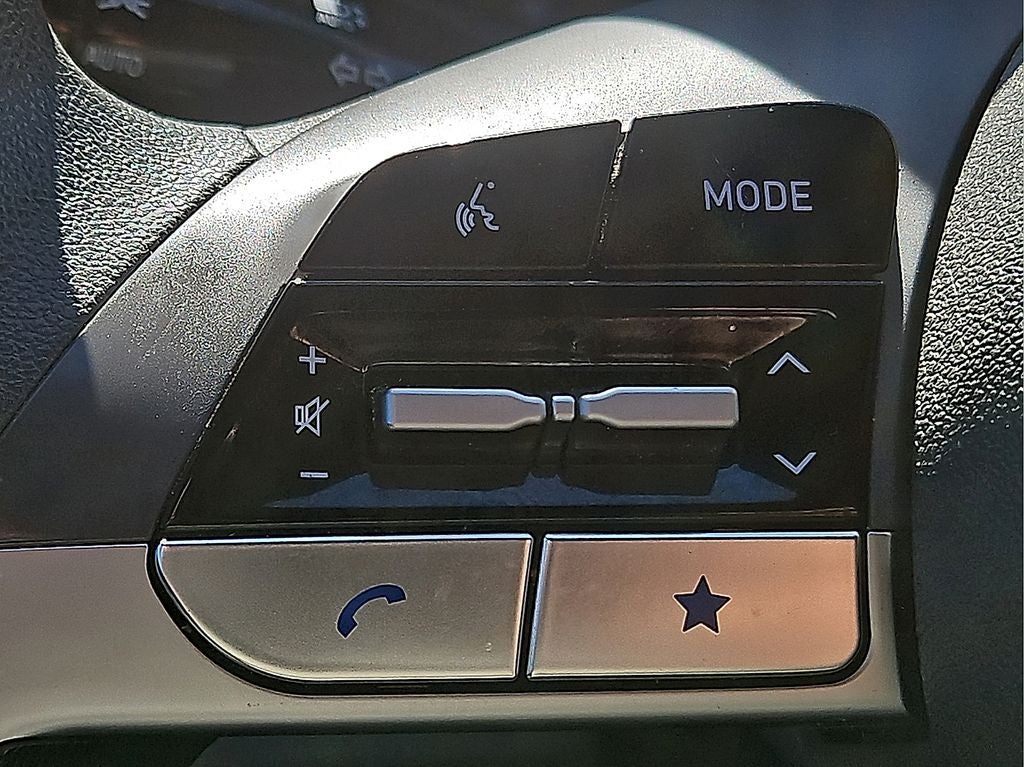 2025 Hyundai Elantra SE - up to 41 MPG Highway