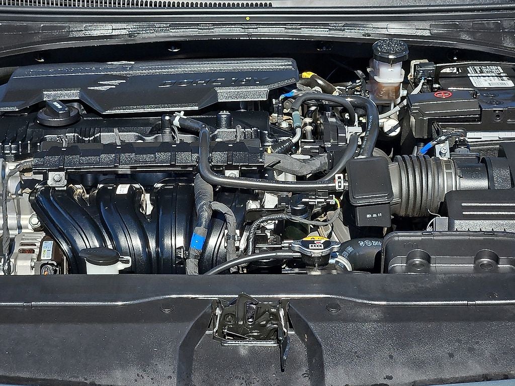 2025 Hyundai Elantra SE - up to 41 MPG Highway