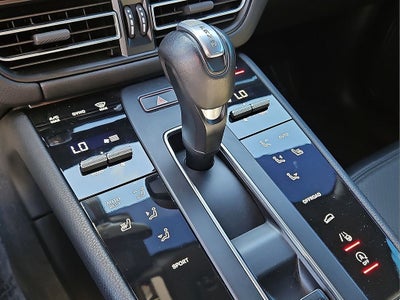 2023 Porsche Macan Base