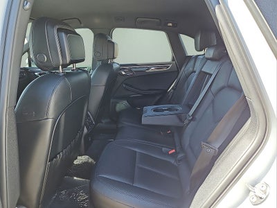 2023 Porsche Macan Base