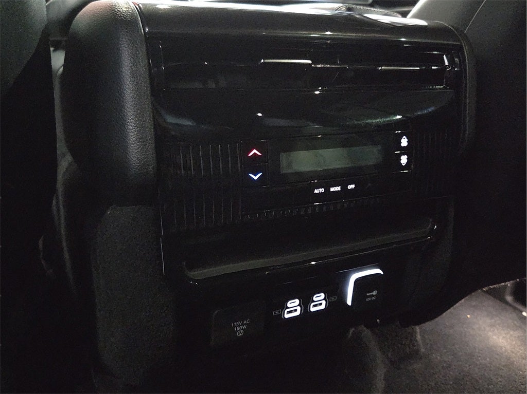 2023 Jeep Wagoneer Base