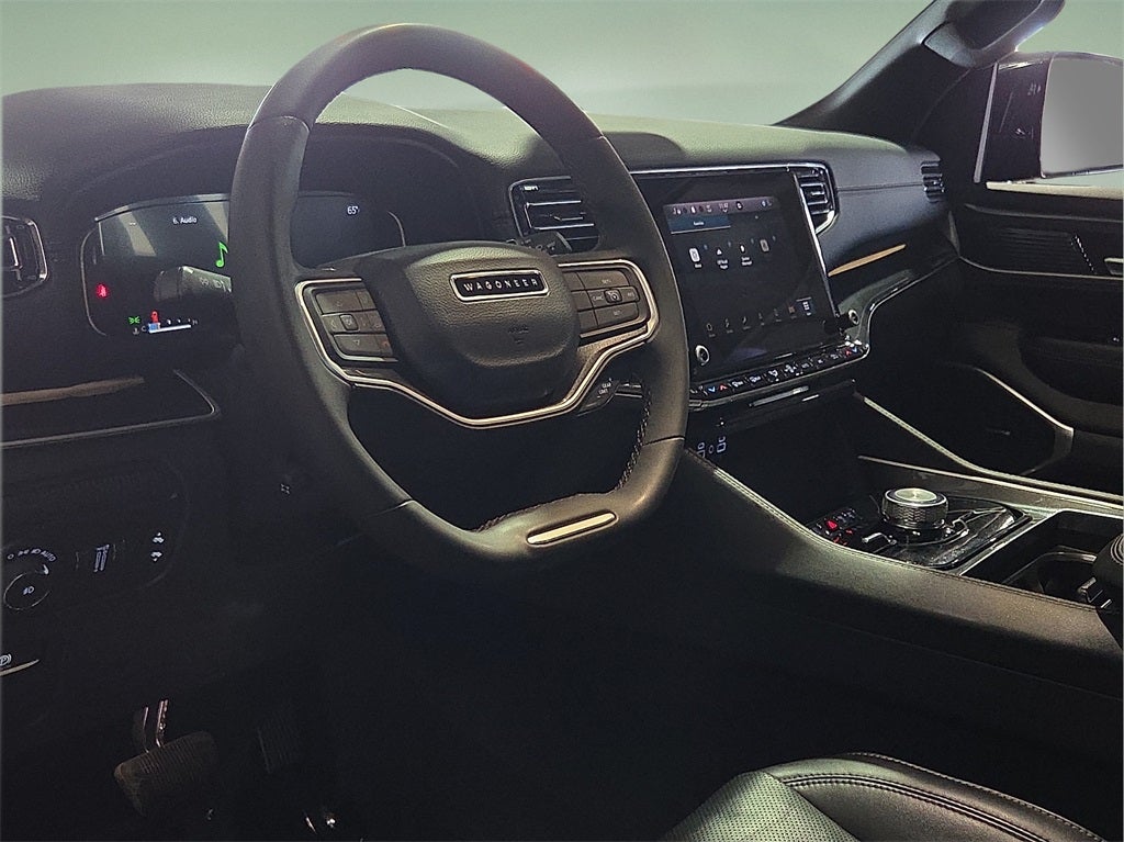 2023 Jeep Wagoneer Base