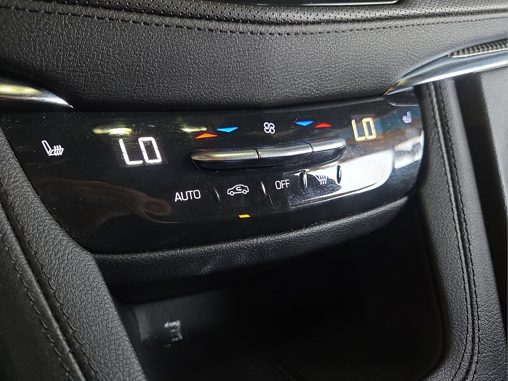 2022 Cadillac XT5 Sport