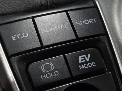 2022 Toyota Camry Hybrid XLE
