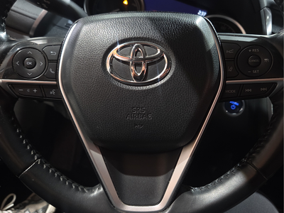 2022 Toyota Camry Hybrid XLE