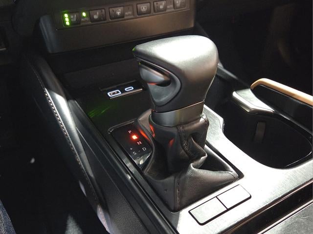 2025 Lexus ES 300h Luxury