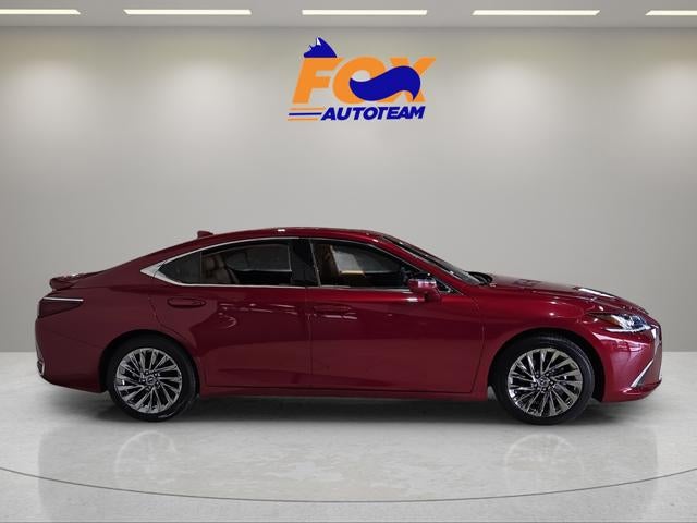 2025 Lexus ES 300h Luxury