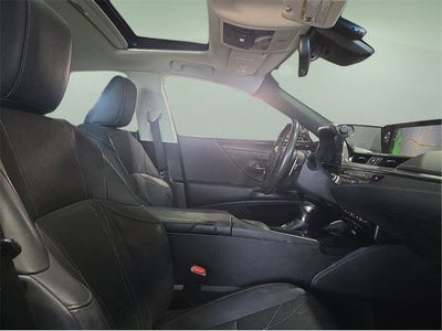 2021 Lexus ES 300h Ultra Luxury