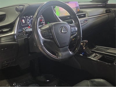 2021 Lexus ES 300h Ultra Luxury