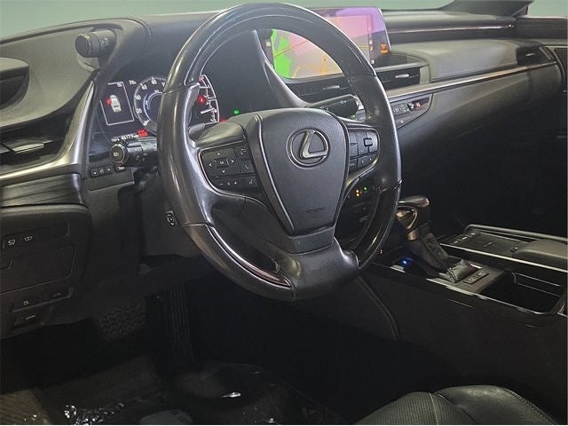 2021 Lexus ES 300h Ultra Luxury