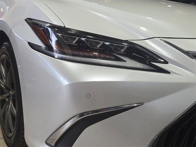 2021 Lexus ES 300h Ultra Luxury