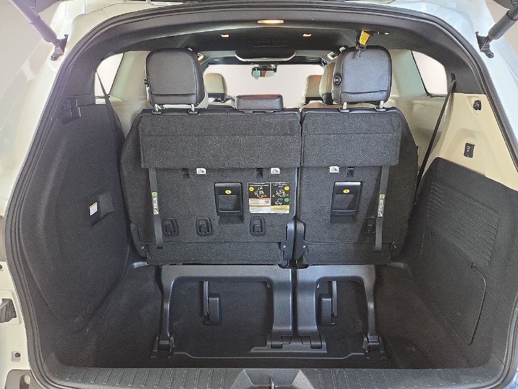 2025 Toyota Sienna Platinum 7 Passenger