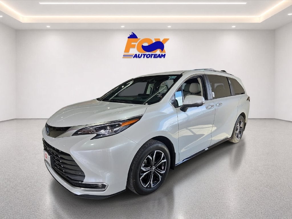 2025 Toyota Sienna Platinum 7 Passenger