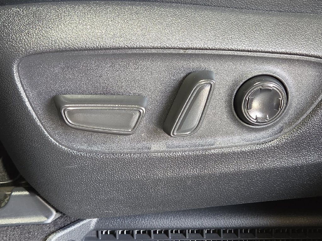 2025 Toyota Sienna Platinum 7 Passenger