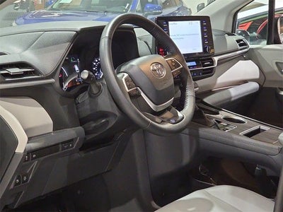 2023 Toyota Sienna XLE