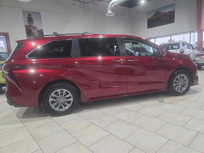 2023 Toyota Sienna XLE