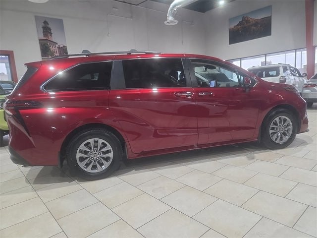 2023 Toyota Sienna XLE