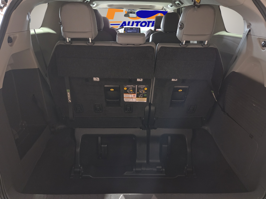 2023 Toyota Sienna XLE 8 Passenger