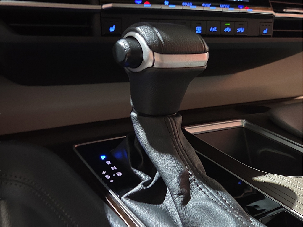 2023 Toyota Sienna XLE 8 Passenger