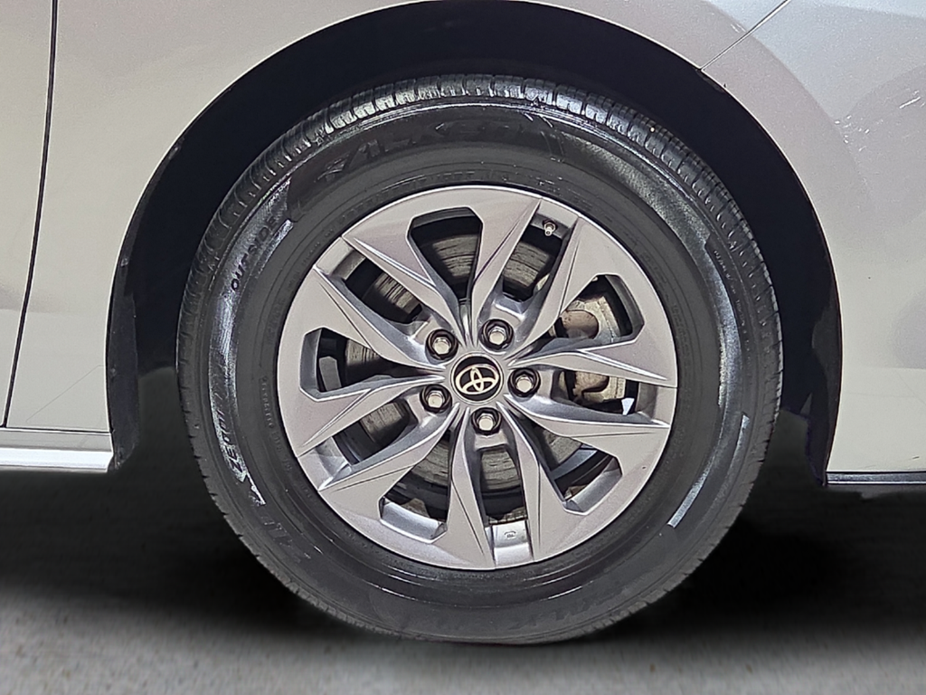 2023 Toyota Sienna XLE 8 Passenger