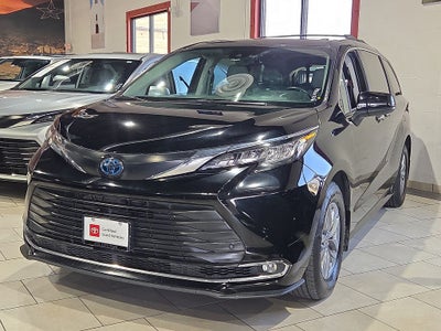 2022 Toyota Sienna XLE 8 Passenger