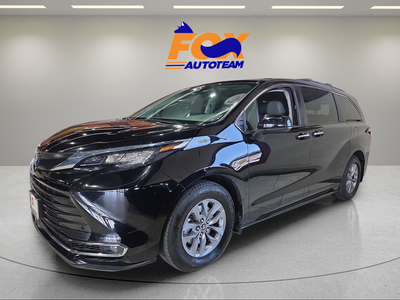 2022 Toyota Sienna XLE 8 Passenger