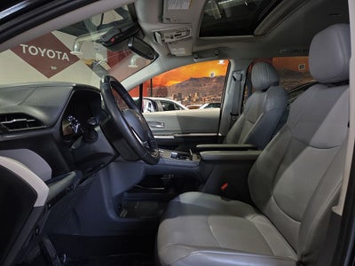 2022 Toyota Sienna XLE 8 Passenger