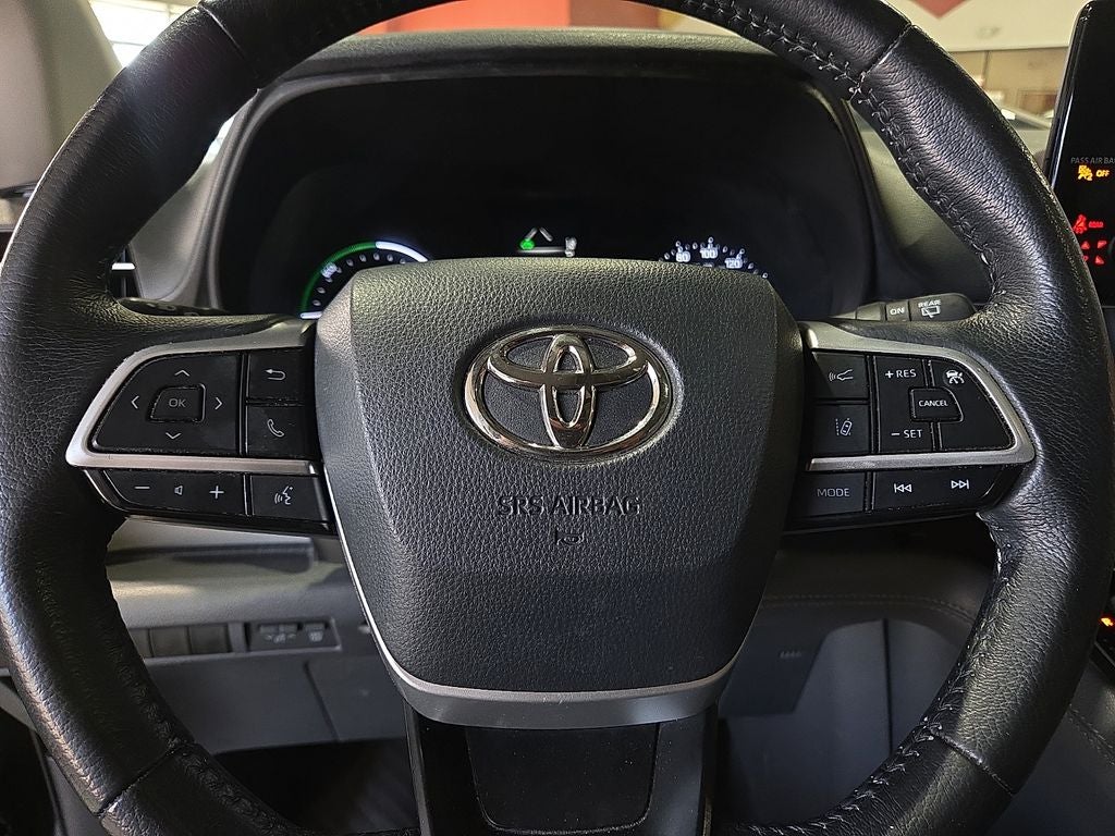 2022 Toyota Sienna XLE 8 Passenger