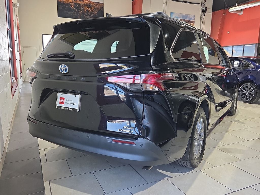 2022 Toyota Sienna XLE 8 Passenger