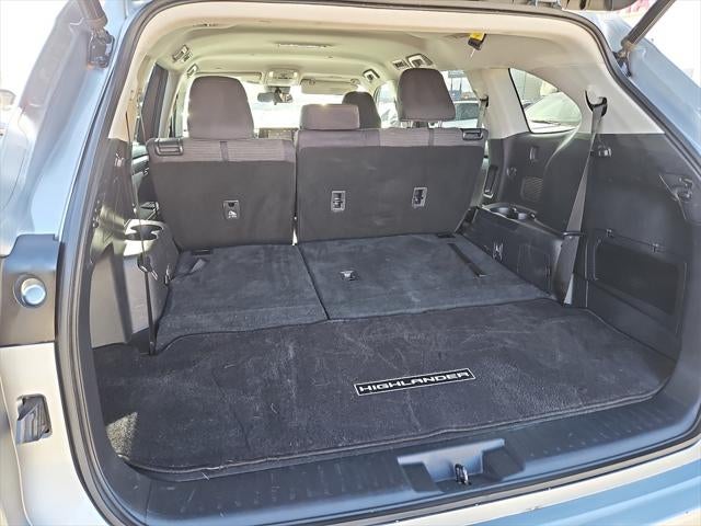 2020 Toyota Highlander LE