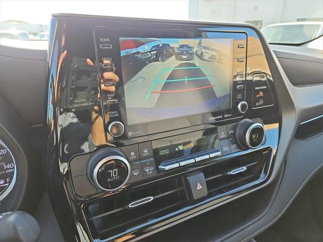 2020 Toyota Highlander LE