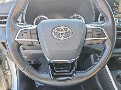 2020 Toyota Highlander LE