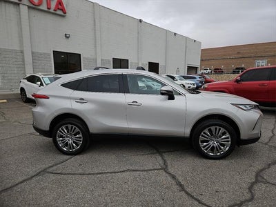 2023 Toyota Venza LE