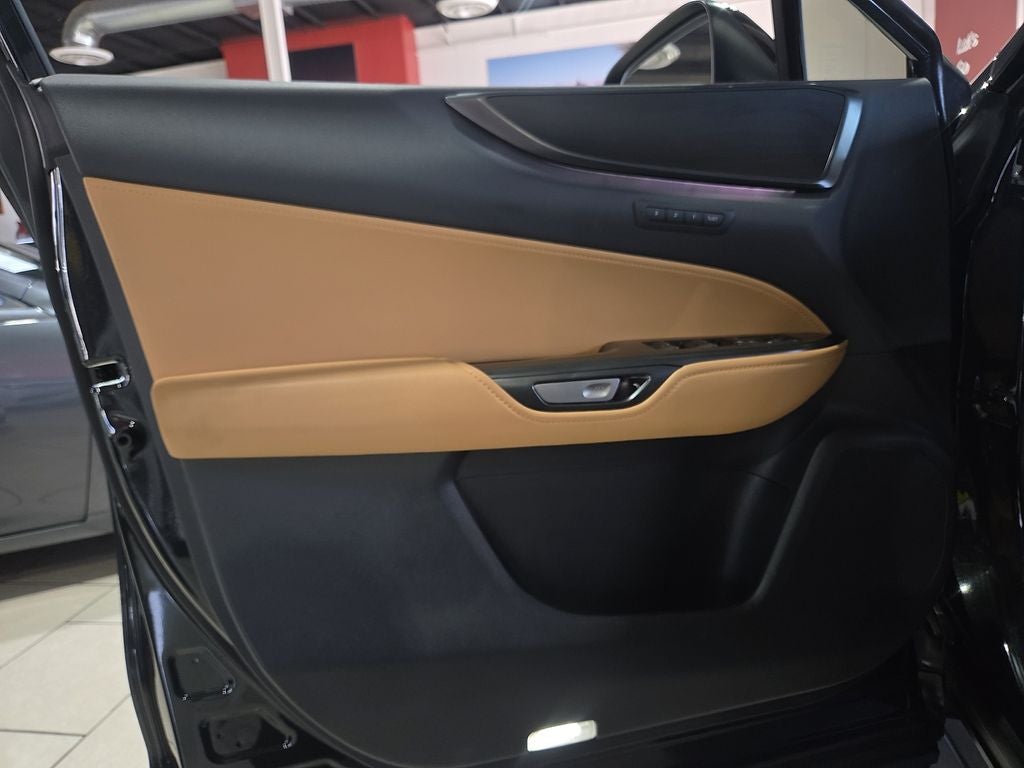 2025 Lexus NX 450h+ Luxury