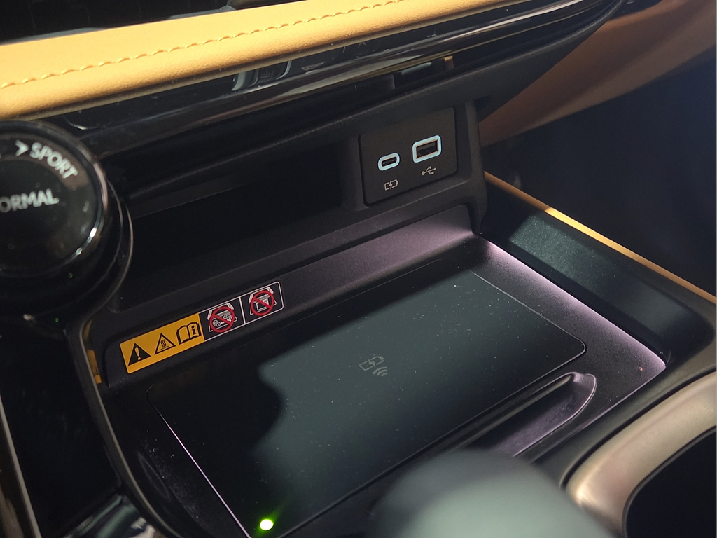 2025 Lexus NX 450h+ Luxury
