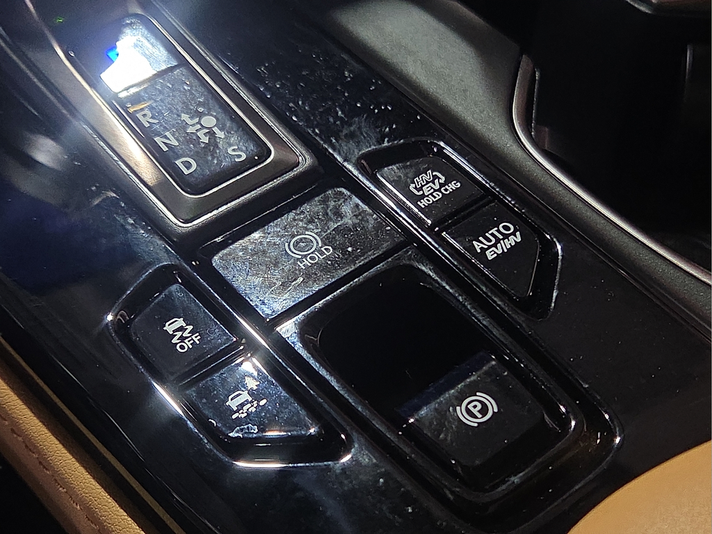 2025 Lexus NX 450h+ Luxury