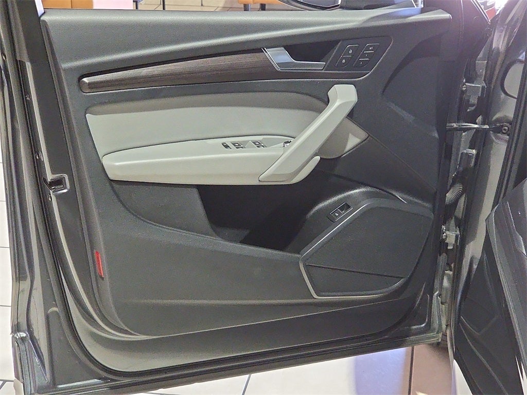 2023 Audi Q5 45 S line Premium quattro