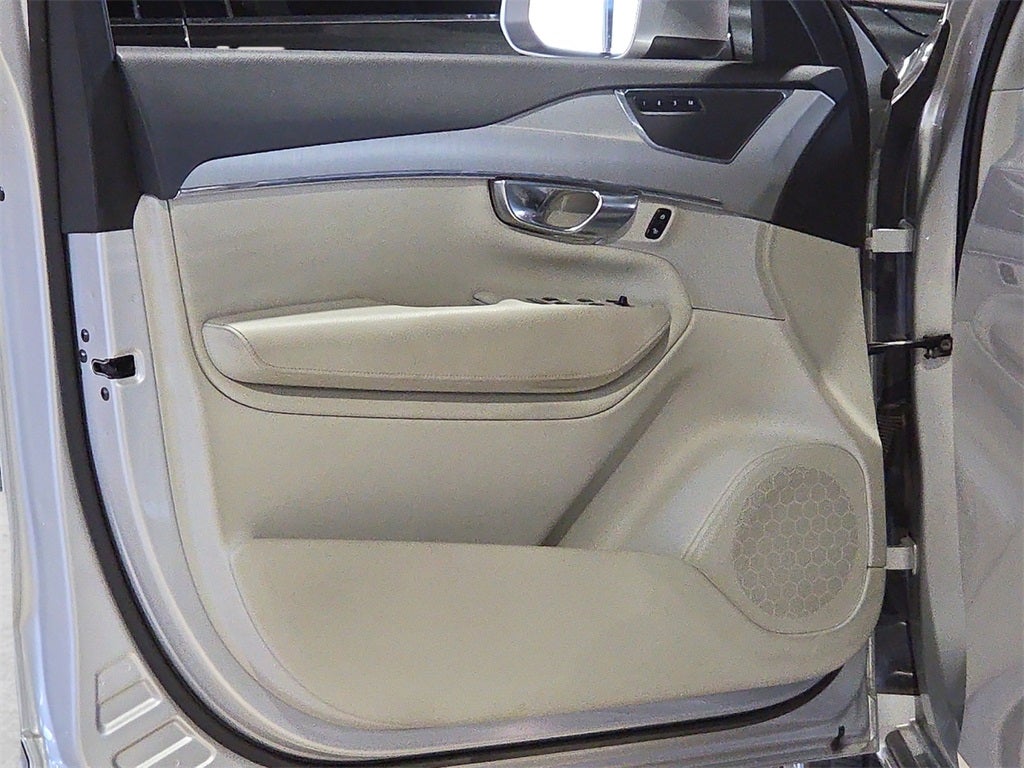 2021 Volvo XC90 T5 Momentum