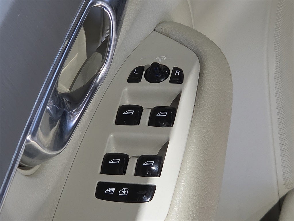 2021 Volvo XC90 T5 Momentum